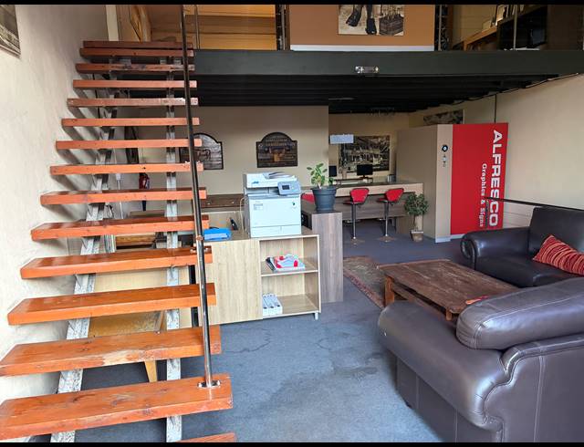 546M² BUILDING FOR SALE IN GQEBERHA CENTRAL